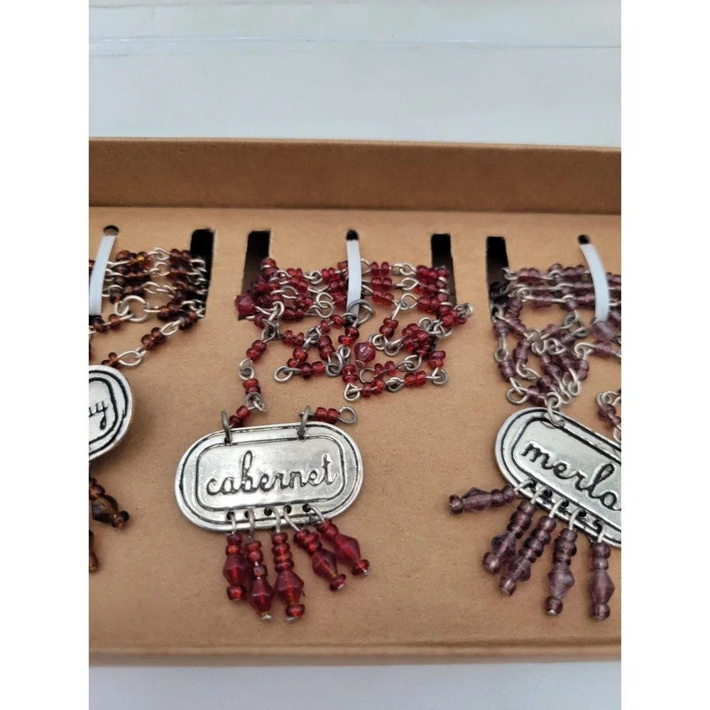 2002 Bombay Co Set of 4 Beaded Wine Bottle Necklace Tags 2217118 Vintage Box‎